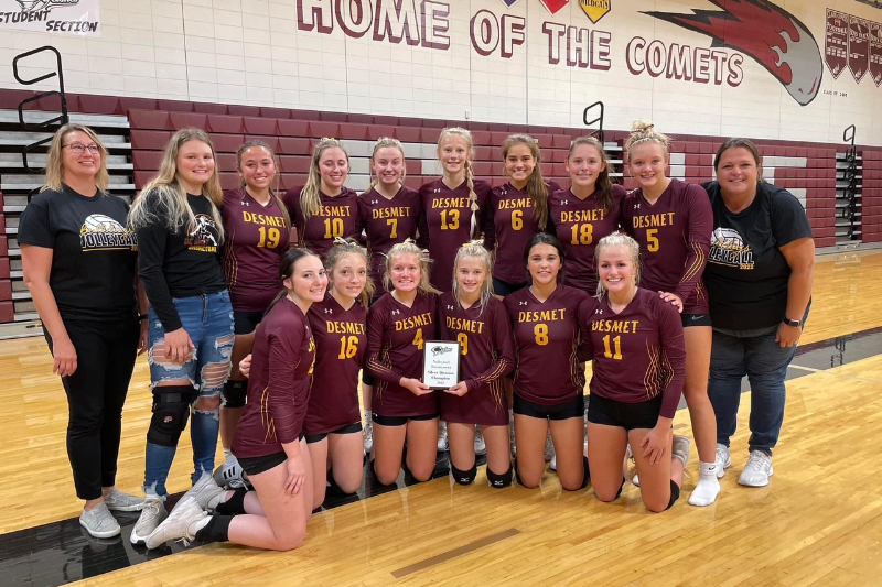 Volleyball team wins silver division championship at CWL tourney